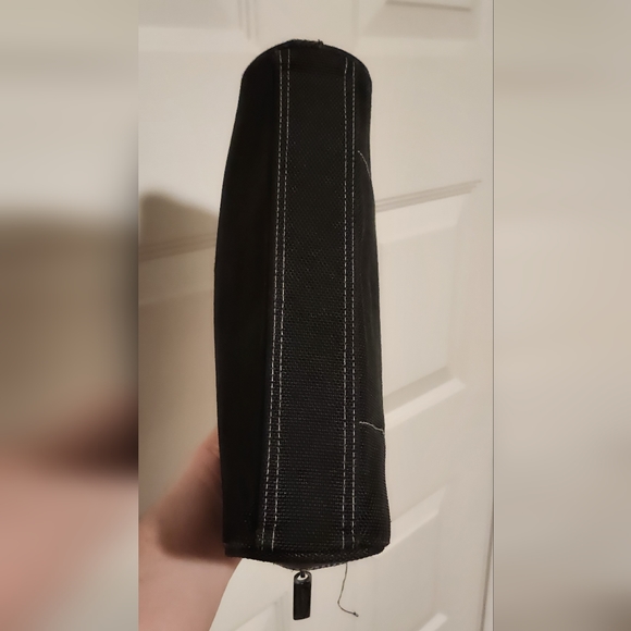 Marie Claire Cosmetic Wristlet Pouch Black 10" X 7. 5" - Picture 6 of 10